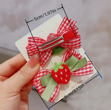 Load image into Gallery viewer, Checkered Strawberry Bows