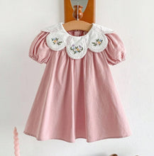 Load image into Gallery viewer, Puff Sleeve Floral Collar Dress