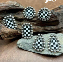 Load image into Gallery viewer, Checkered Post Earrings