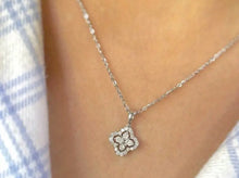 Load image into Gallery viewer, Clover necklace