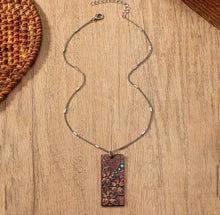 Load image into Gallery viewer, Leather pendant necklace