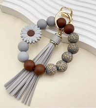 Load image into Gallery viewer, Sunflower charm beaded key rings