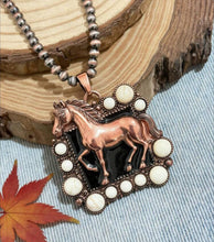 Load image into Gallery viewer, Horse Pendant Pearl Necklace