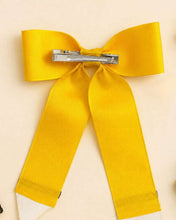 Load image into Gallery viewer, Pink Crayon Bow
