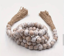 Load image into Gallery viewer, Weathered Farmhouse Garland