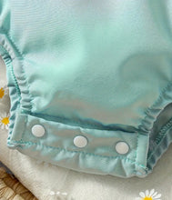 Load image into Gallery viewer, Daisy Onesie/Hat
