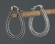 Load image into Gallery viewer, Dazzling Teardrop Earrings