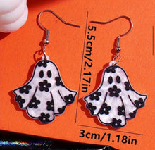 Load image into Gallery viewer, Acrylic Halloween Flower Ghost Earrings