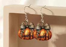 Load image into Gallery viewer, Acrylic Bow Pumpkin Earrings