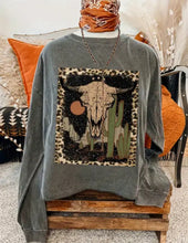 Load image into Gallery viewer, Skull Sweatshirt