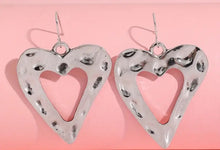 Load image into Gallery viewer, Silver Dangle heart Earrings