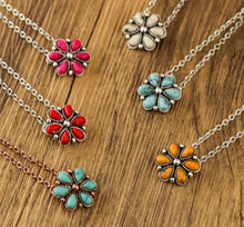 Load image into Gallery viewer, Small Flower Cluster Necklace