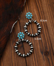 Load image into Gallery viewer, Cluster Navajo pearl earrings