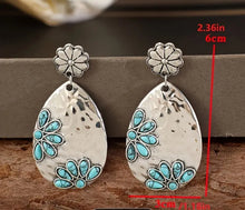 Load image into Gallery viewer, Flower Embellished Earrings