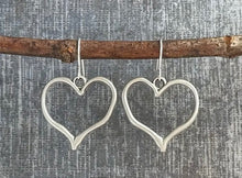 Load image into Gallery viewer, Dainty Silver Dangle heart Earrings