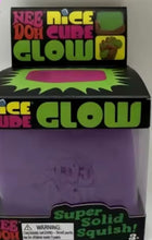 Load image into Gallery viewer, Glow in the dark Cube Nee ***