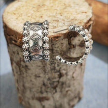 Load image into Gallery viewer, Concho Style Hoops