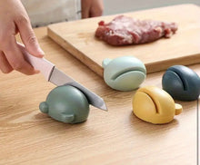 Load image into Gallery viewer, Froggie Knife Sharpener