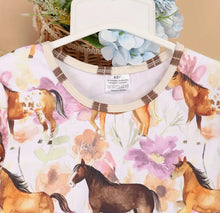 Load image into Gallery viewer, Horse Pant Outfit
