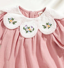 Load image into Gallery viewer, Puff Sleeve Floral Collar Dress