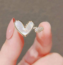 Load image into Gallery viewer, Open Heart Ring