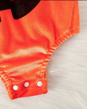 Load image into Gallery viewer, Pumpkin Onesie and cap