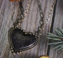 Load image into Gallery viewer, Stone Heart Necklace