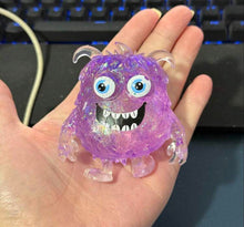 Load image into Gallery viewer, Monster Nee ***