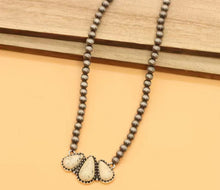 Load image into Gallery viewer, Navajo pearl boho necklace