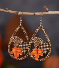 Load image into Gallery viewer, Fall Leaves earrings
