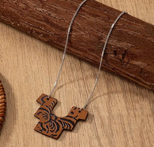 Load image into Gallery viewer, Leather pendant necklace