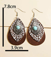 Load image into Gallery viewer, Waterdrop wooden leopard/turquoise earrings