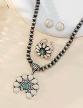 Load image into Gallery viewer, Navajo pearl set