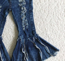 Load image into Gallery viewer, Distressed Flare bottom jeans