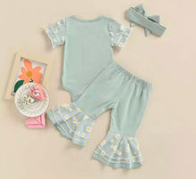 Load image into Gallery viewer, Daisy ruffled  outfit