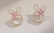 Load image into Gallery viewer, Pearl Bunny Head earrings